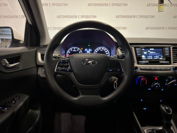 Hyundai Solaris II Рестайлинг с пробегом 2022 года, цена 1 399 000 рублей, 71500 км, седан, Автокод Объявления