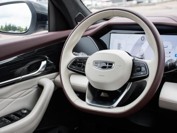 Geely Monjaro I с пробегом 2023 года, цена 3 540 000 рублей, 13688 км, внедорожник, Автокод Объявления