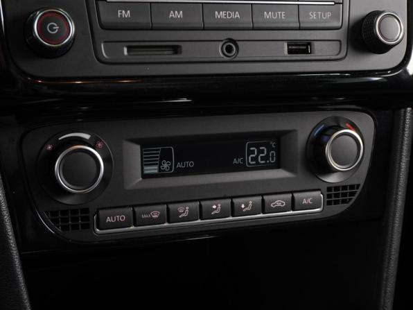 Volkswagen Polo V Рестайлинг с пробегом 2016 года, цена 1 359 000 рублей, 144694 км, седан, Автокод Объявления