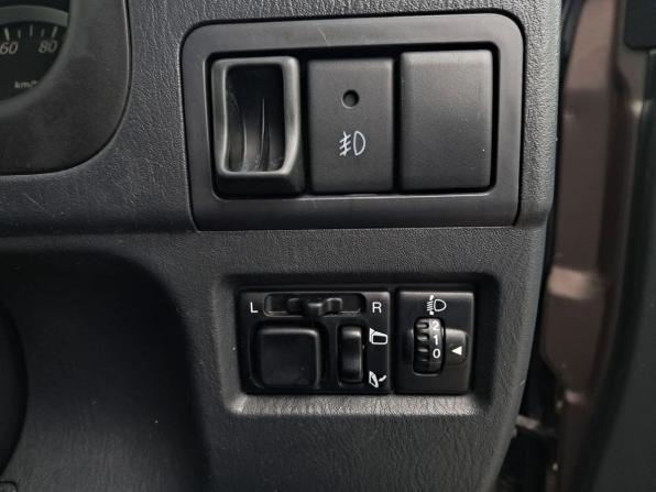 Suzuki Jimny III Рестайлинг 2 с пробегом 2013 года, цена 1 049 000 рублей, 109894 км, внедорожник, Автокод Объявления