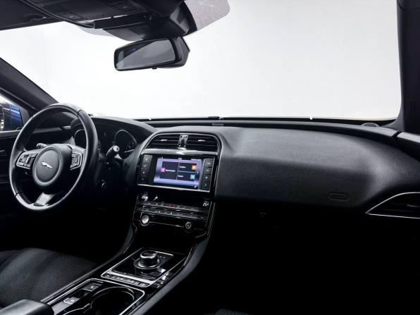 Jaguar XE I с пробегом 2016 года, цена 2 300 000 рублей, 109145 км, седан, Автокод Объявления