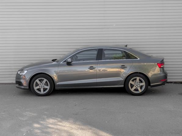 Audi A3 III (8V) Рестайлинг с пробегом 2019 года, цена 2 375 000 рублей, 38129 км, седан, Автокод Объявления