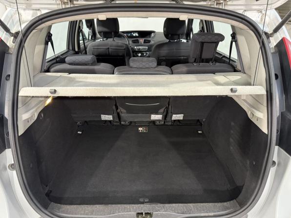 Renault Scenic III с пробегом 2010 года, цена 669 800 рублей, 307000 км, компактвэн, Автокод Объявления