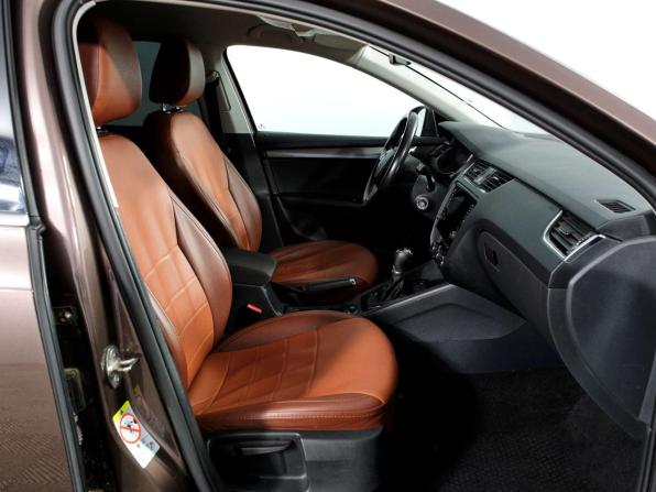Skoda Octavia III (A7) Рестайлинг с пробегом 2018 года, цена 1 648 000 рублей, 186518 км, лифтбек, Автокод Объявления