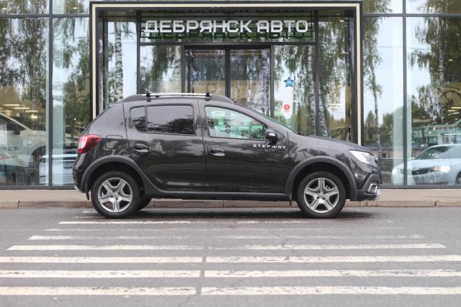 Renault Sandero II Рестайлинг с пробегом 2019 года, цена 1 080 000 рублей, 148700 км, хэтчбек, Автокод Объявления