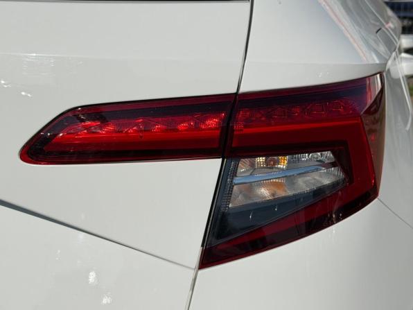 Skoda Karoq I с пробегом 2022 года, цена 2 555 000 рублей, 80203 км, внедорожник, Автокод Объявления