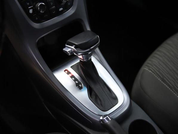 Opel Astra J Рестайлинг с пробегом 2013 года, цена 650 000 рублей, 236954 км, седан, Автокод Объявления