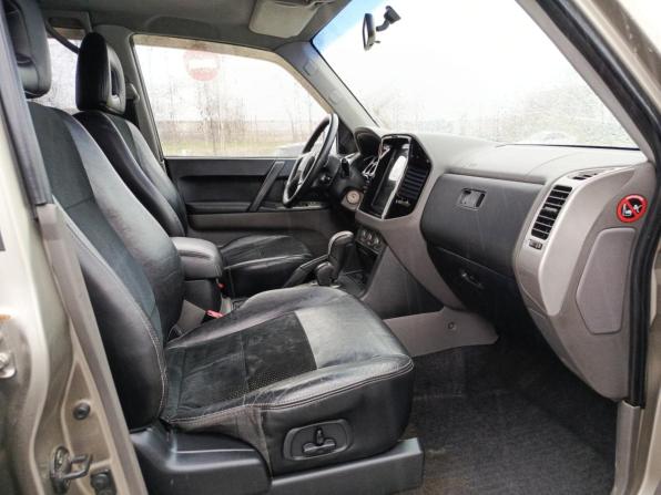 Mitsubishi Pajero III Рестайлинг с пробегом 2006 года, цена 650 000 рублей, 328704 км, внедорожник, Автокод Объявления