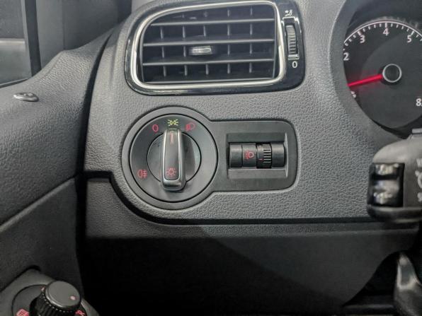 Volkswagen Polo V Рестайлинг с пробегом 2018 года, цена 1 120 000 рублей, 161171 км, седан, Автокод Объявления