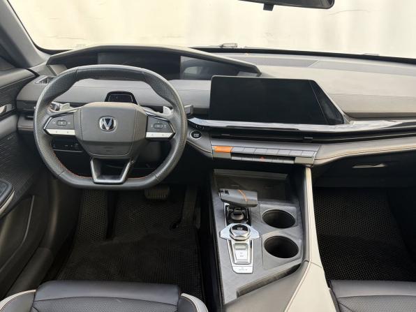 Changan UNI-V I с пробегом 2024 года, цена 2 269 000 рублей, 43000 км, лифтбек, Автокод Объявления