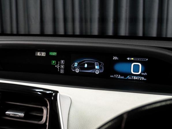 Toyota Prius IV (XW50) с пробегом 2016 года, цена 1 755 000 рублей, 184729 км, лифтбек, Автокод Объявления