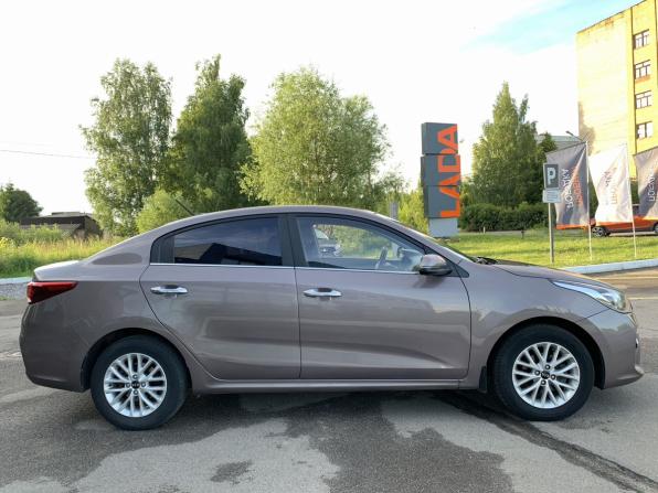 Kia Rio IV Рестайлинг с пробегом 2020 года, цена 1 675 000 рублей, 73795 км, седан, Автокод Объявления