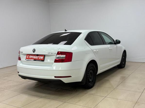 Skoda Octavia III (A7) Рестайлинг с пробегом 2018 года, цена 1 080 000 рублей, 260200 км, лифтбек, Автокод Объявления
