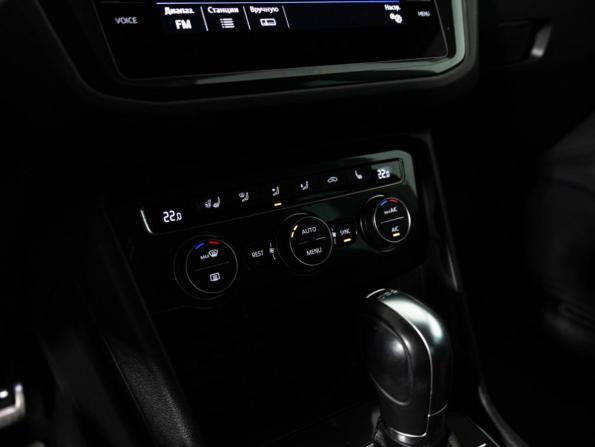 Volkswagen Tiguan II с пробегом 2019 года, цена 2 499 700 рублей, 134138 км, внедорожник, Автокод Объявления