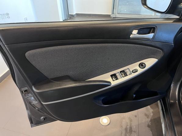 Hyundai Solaris I с пробегом 2012 года, цена 476 000 рублей, 318022 км, седан, Автокод Объявления