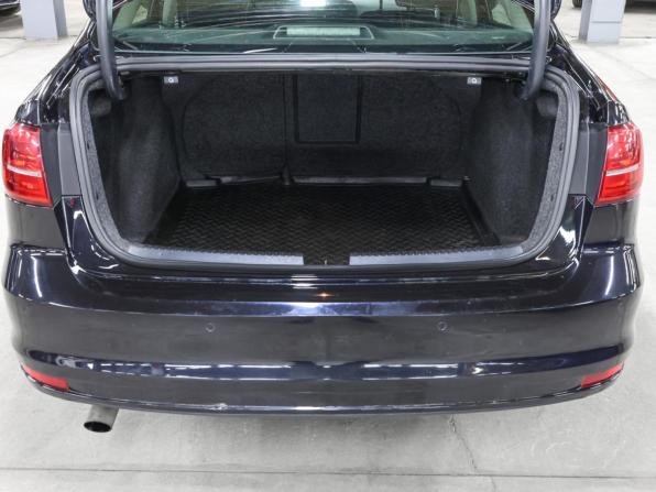 Volkswagen Jetta VI Рестайлинг с пробегом 2016 года, цена 1 179 000 рублей, 231000 км, седан, Автокод Объявления