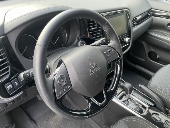 Mitsubishi Outlander III Рестайлинг 3 с пробегом 2022 года, цена 2 699 000 рублей, 16270 км, внедорожник, Автокод Объявления