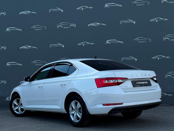 Skoda Superb III Рестайлинг с пробегом 2021 года, цена 2 695 300 рублей, 113074 км, лифтбек, Автокод Объявления
