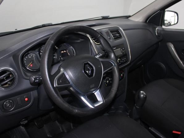 Renault Logan II Рестайлинг с пробегом 2019 года, цена 859 900 рублей, 148618 км, седан, Автокод Объявления