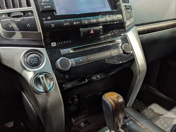 Toyota Land Cruiser 200 Series Рестайлинг 1 с пробегом 2012 года, цена 3 190 000 рублей, 391615 км, внедорожник, Автокод Объявления