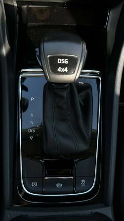 Skoda Karoq I с пробегом 2021 года, цена 2 560 000 рублей, 60760 км, внедорожник, Автокод Объявления