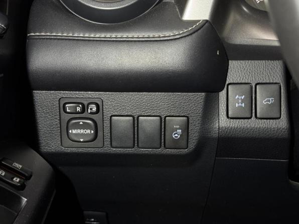 Toyota RAV4 IV (XA40) Рестайлинг с пробегом 2017 года, цена 2 699 000 рублей, 142211 км, внедорожник, Автокод Объявления