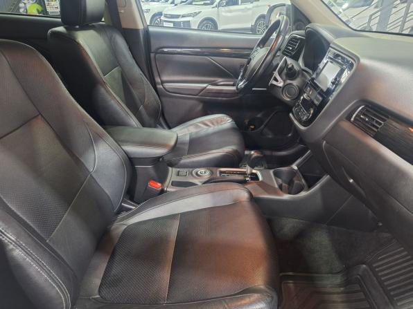 Mitsubishi Outlander III Рестайлинг 2 с пробегом 2016 года, цена 1 525 000 рублей, 193940 км, внедорожник, Автокод Объявления