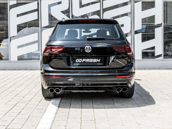 Volkswagen Tiguan II с пробегом 2019 года, цена 2 544 000 рублей, 57496 км, внедорожник, Автокод Объявления