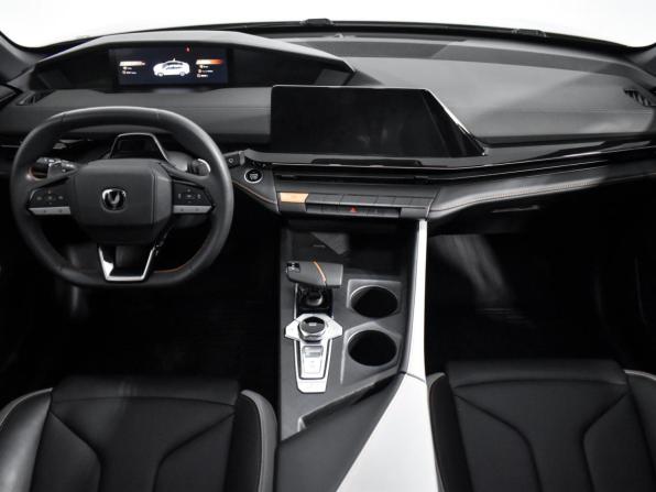 Changan UNI-V I с пробегом 2024 года, цена 2 315 000 рублей, 25918 км, лифтбек, Автокод Объявления