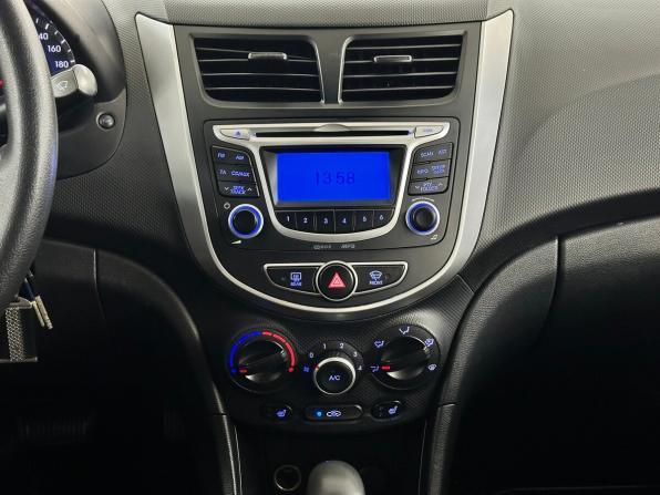 Hyundai Solaris I с пробегом 2013 года, цена 790 000 рублей, 213854 км, седан, Автокод Объявления