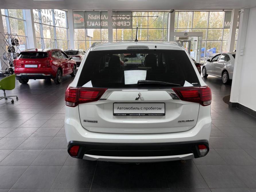 Mitsubishi Outlander III Рестайлинг 2 Киров  - изображение 5