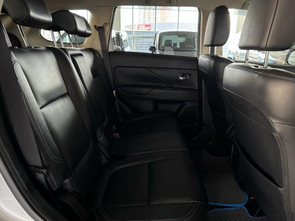 Mitsubishi Outlander III Рестайлинг 3 с пробегом 2018 года, цена 2 335 000 рублей, 99359 км, внедорожник, Автокод Объявления
