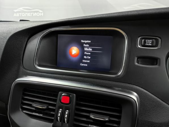 Volvo V40 II Рестайлинг с пробегом 2019 года, цена 1 600 000 рублей, 15000 км, хэтчбек, Автокод Объявления