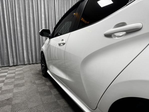 Toyota Yaris IV с пробегом 2021 года, цена 1 380 000 рублей, 103149 км, хэтчбек, Автокод Объявления