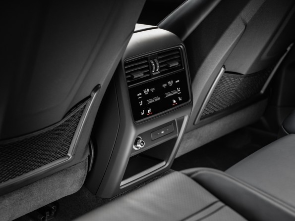 Новый Porsche Cayenne III Рестайлинг 2024 года, цена 26 700 000 рублей, внедорожник, Автокод Объявления