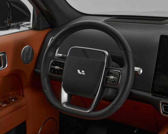 Li Auto (Lixiang) L7 I Рестайлинг с пробегом 2025 года, цена 7 399 000 рублей, 9 км, внедорожник, Автокод Объявления