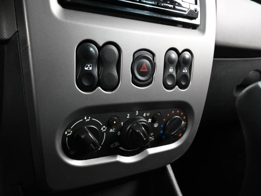 Renault Logan I Рестайлинг Ростов-на-Дону  - изображение 13