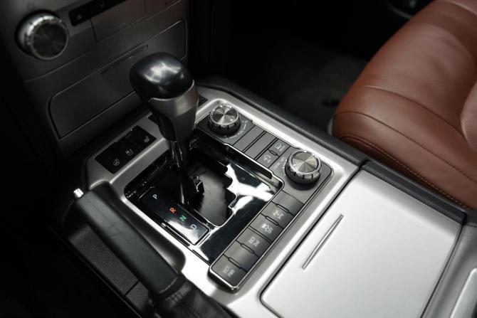 Toyota Land Cruiser 200 Series Рестайлинг 2 с пробегом 2015 года, цена 5 350 000 рублей, 229000 км, внедорожник, Автокод Объявления