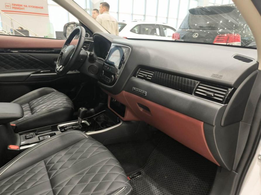 Mitsubishi Outlander III Рестайлинг 3 Казань  - изображение 13
