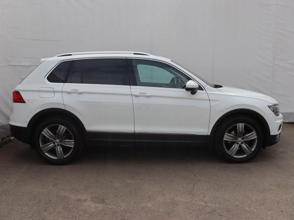Volkswagen Tiguan II с пробегом 2018 года, цена 2 470 000 рублей, 162643 км, внедорожник, Автокод Объявления