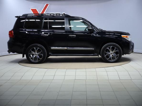 Toyota Land Cruiser 200 Series Рестайлинг 1 с пробегом 2013 года, цена 3 290 000 рублей, 367575 км, внедорожник, Автокод Объявления
