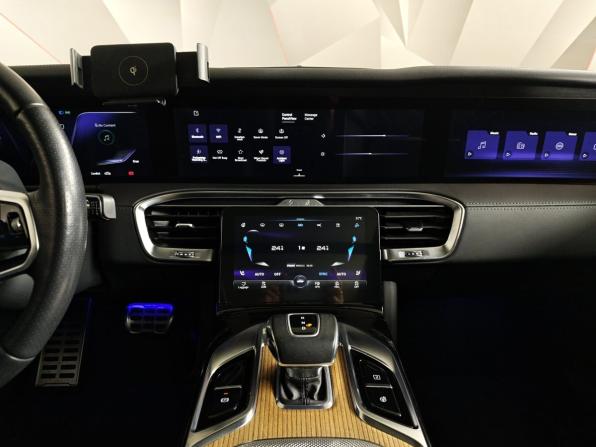 Hongqi E-HS9 с пробегом 2021 года, цена 3 731 000 рублей, 61552 км, внедорожник, Автокод Объявления
