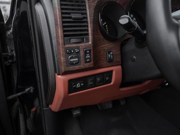 Toyota Tundra II с пробегом 2012 года, цена 4 700 000 рублей, 139547 км, пикап, Автокод Объявления
