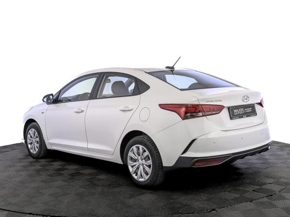 Hyundai Solaris II Рестайлинг с пробегом 2021 года, цена 1 380 000 рублей, 168824 км, седан, Автокод Объявления