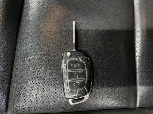 Hyundai Santa Fe III с пробегом 2012 года, цена 1 710 000 рублей, 217830 км, внедорожник, Автокод Объявления