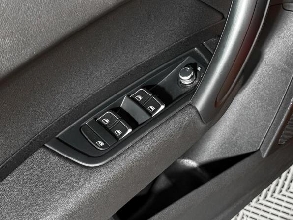 Audi A1 I (8X) Рестайлинг с пробегом 2015 года, цена 1 349 000 рублей, 69615 км, хэтчбек, Автокод Объявления