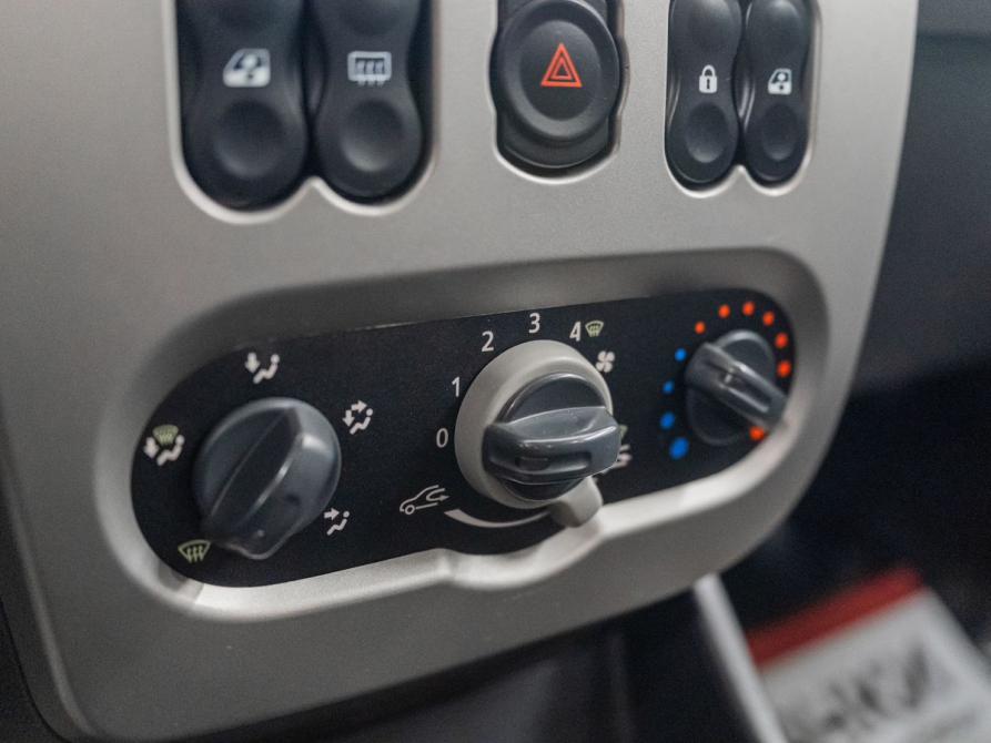 Renault Sandero I Красноярск  - изображение 14