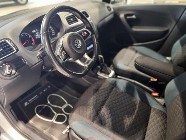 Volkswagen Polo V Рестайлинг с пробегом 2019 года, цена 1 300 000 рублей, 109000 км, седан, Автокод Объявления