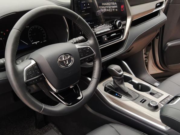 Toyota Highlander IV (XU70) с пробегом 2025 года, цена 5 550 000 рублей, 4290 км, внедорожник, Автокод Объявления