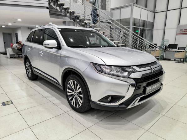 Mitsubishi Outlander III Рестайлинг 3 с пробегом 2021 года, цена 2 700 000 рублей, 63232 км, внедорожник, Автокод Объявления